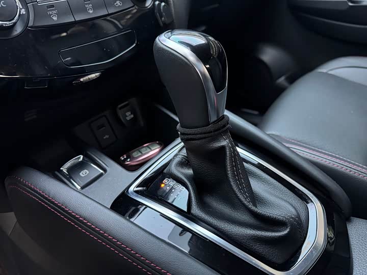 Фото 9 - Nissan Qashqai