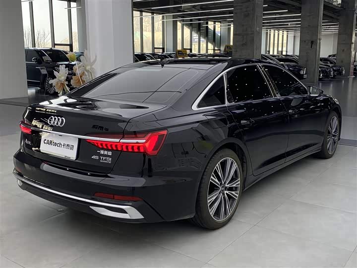 Фото 3 - Audi A6L