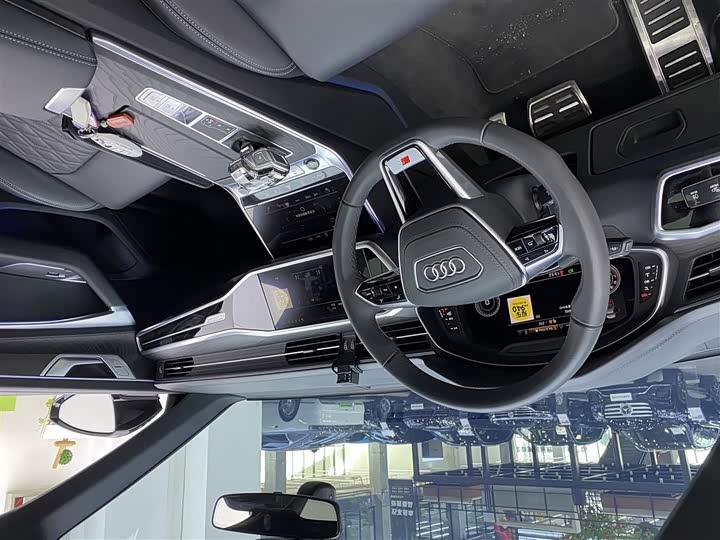 Фото 5 - Audi A6L