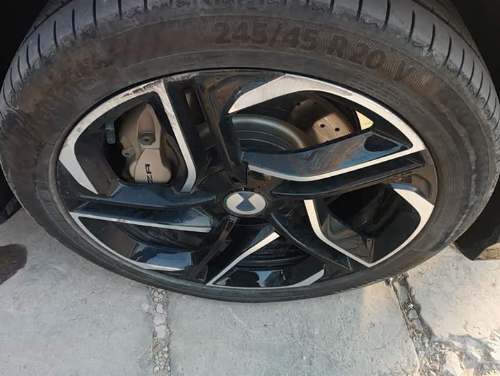 Фото 6 - Denza N7