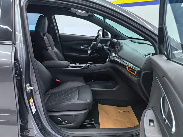 Photo 8 - Changan UNI-T