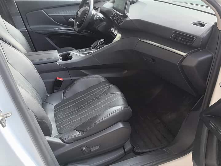 Фото 8 - Peugeot 4008