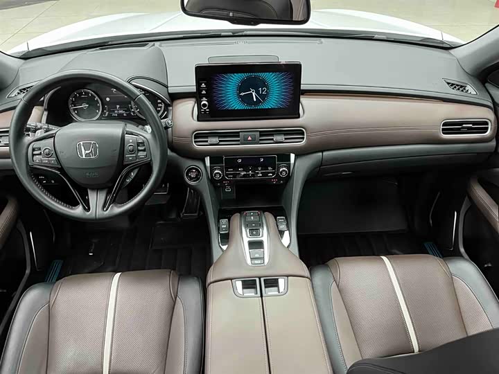 Фото 2 - Honda UR-V