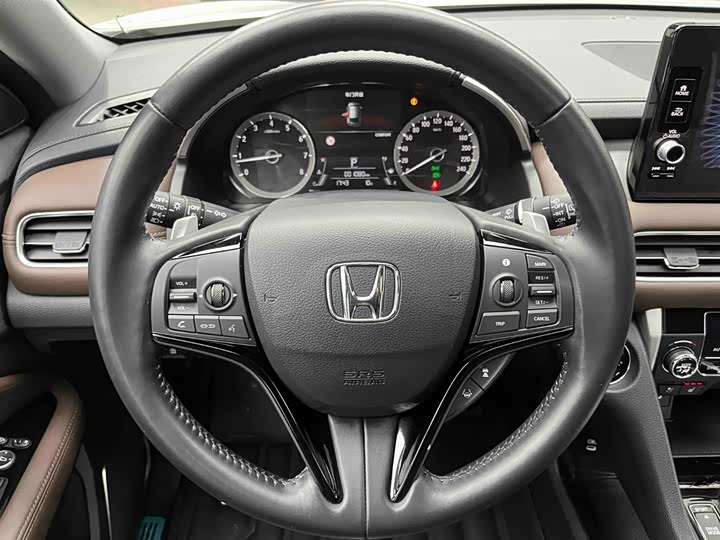 Фото 3 - Honda UR-V