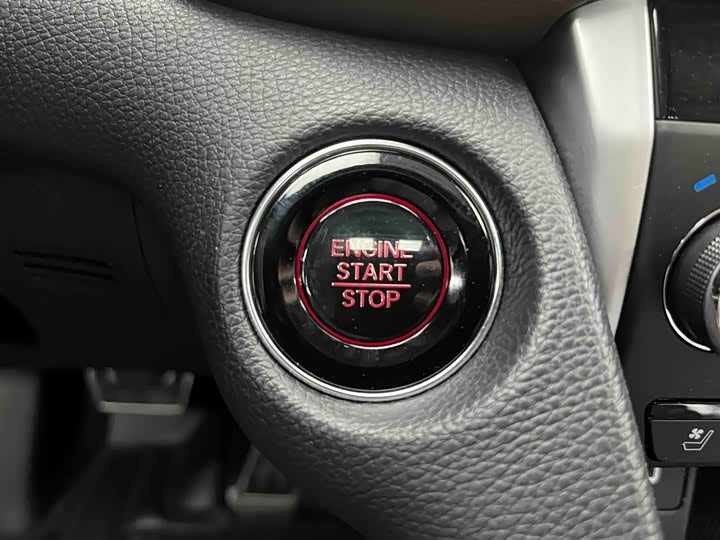 Фото 4 - Honda UR-V