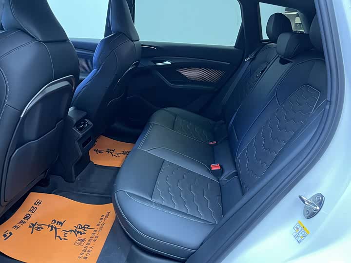 Фото 8 - Audi Q6L e-tron