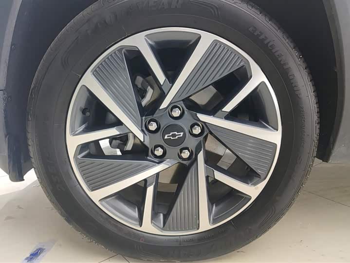 Фото 6 - Chevrolet Equinox Plus