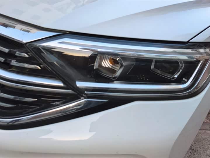 Фото 5 - Volkswagen Sagitar L