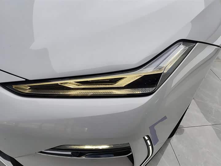 Фото 5 - Geely Galaxy E8