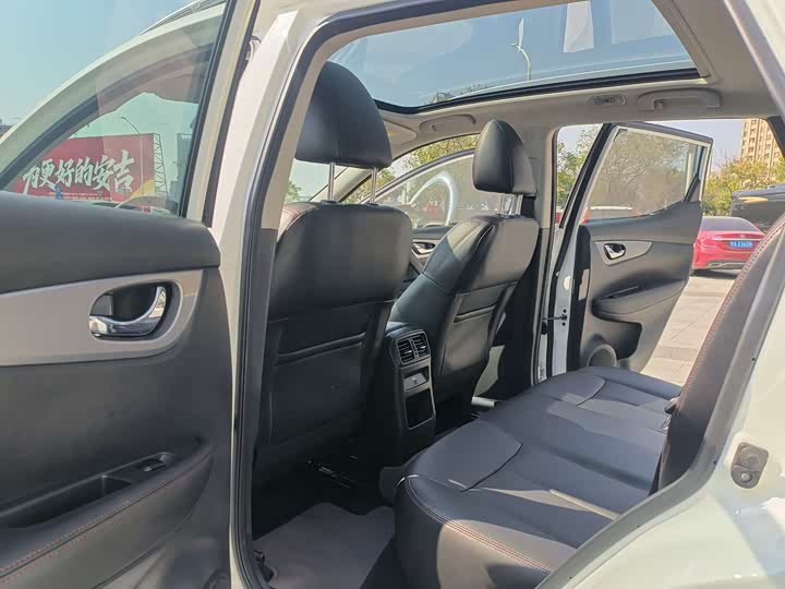 Фото 9 - Nissan Qashqai