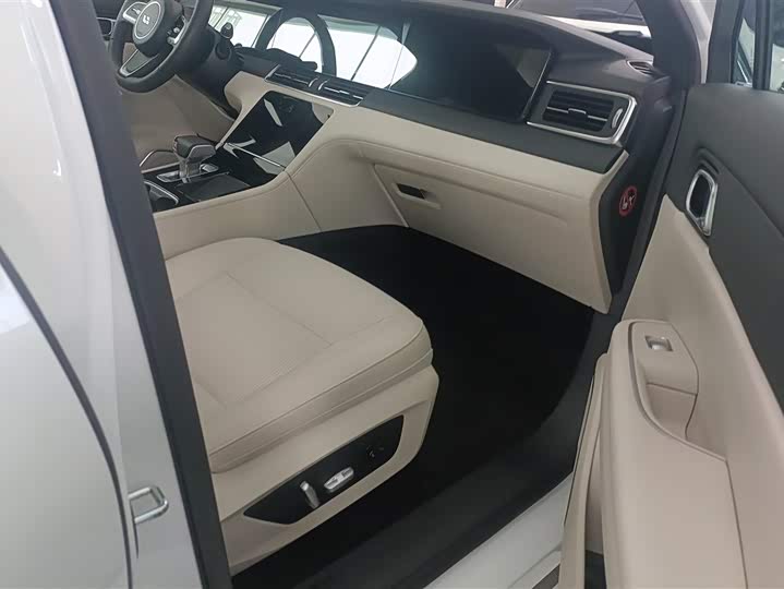 Фото 8 - LiXiang One