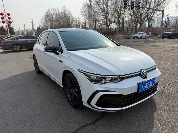 Фото 3 - Volkswagen Golf