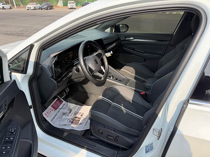 Фото 4 - Volkswagen Golf