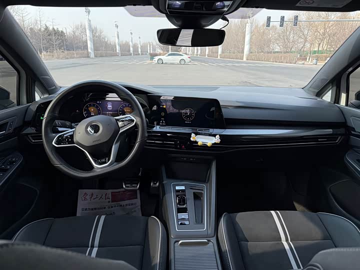 Фото 5 - Volkswagen Golf