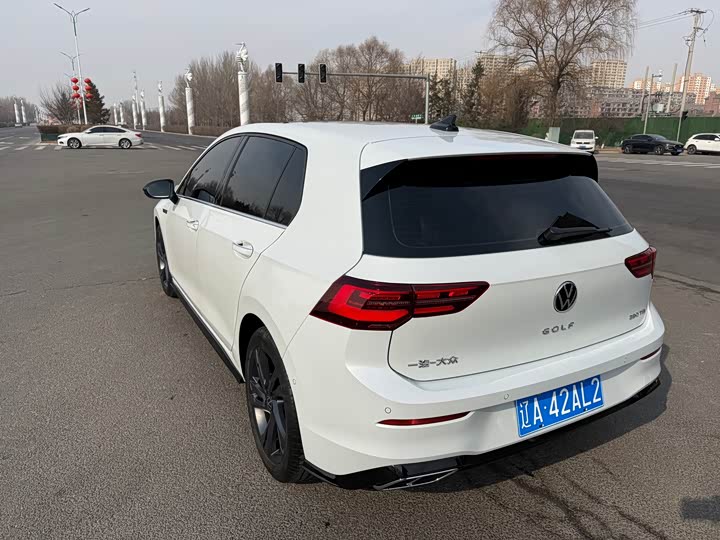 Фото 8 - Volkswagen Golf