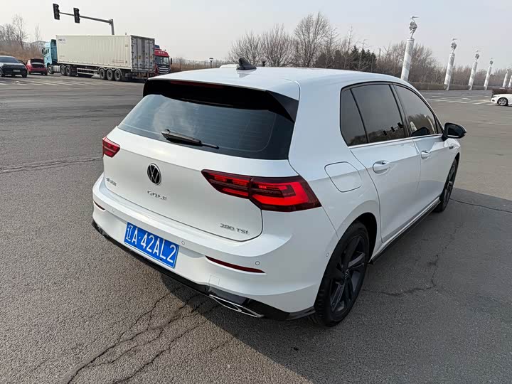 Фото 9 - Volkswagen Golf