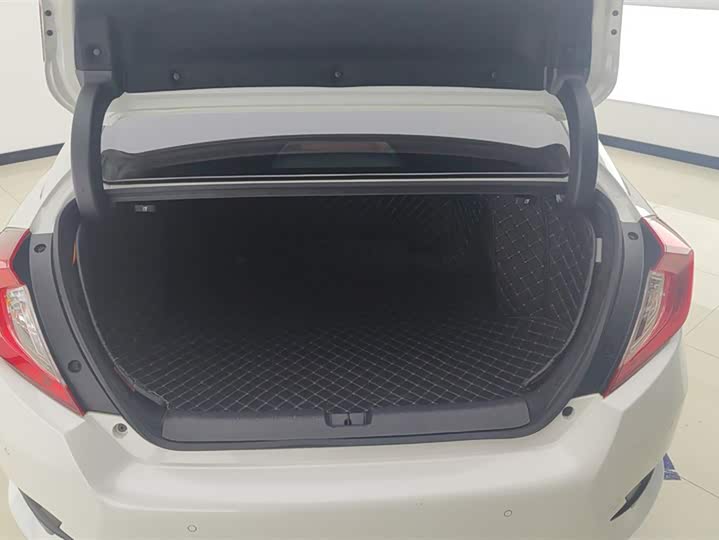 Фото 4 - Honda Civic