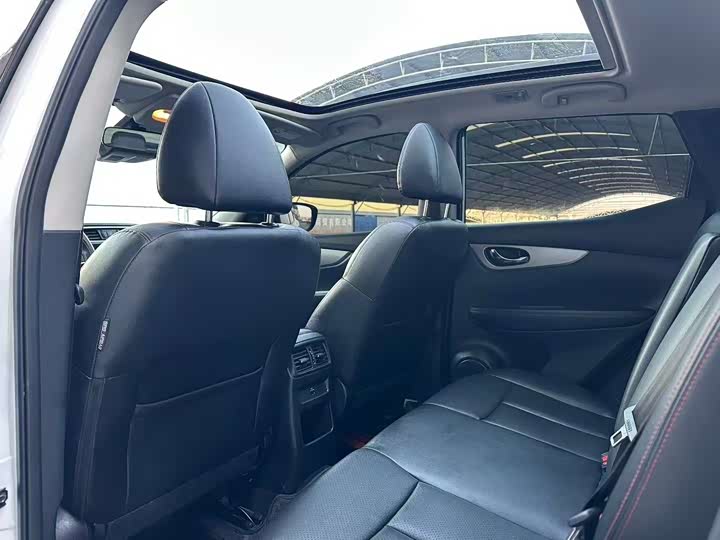 Фото 8 - Nissan Qashqai