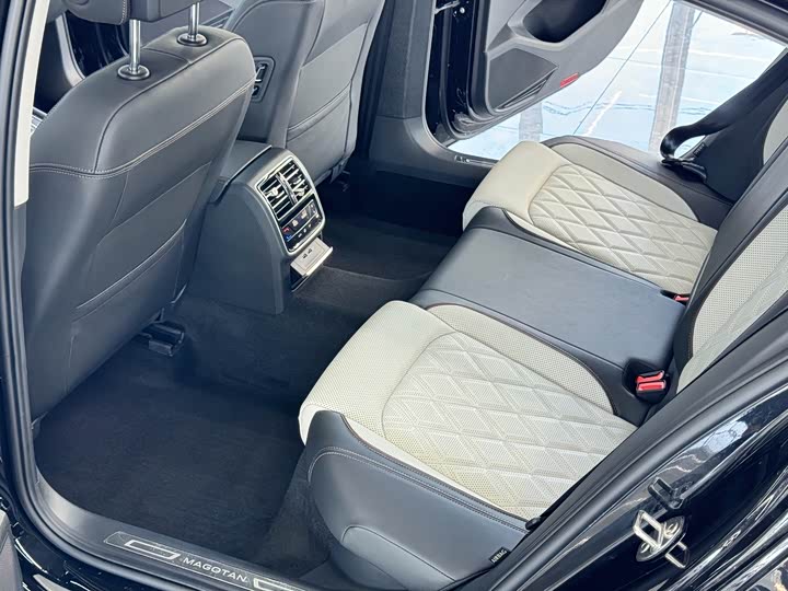 Фото 7 - Volkswagen Magotan