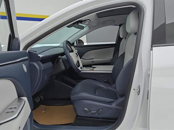 Фото 9 - BAIC Arcfox Alpha T5