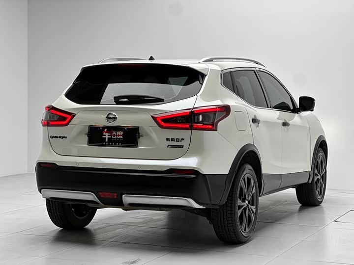 Фото 4 - Nissan Qashqai