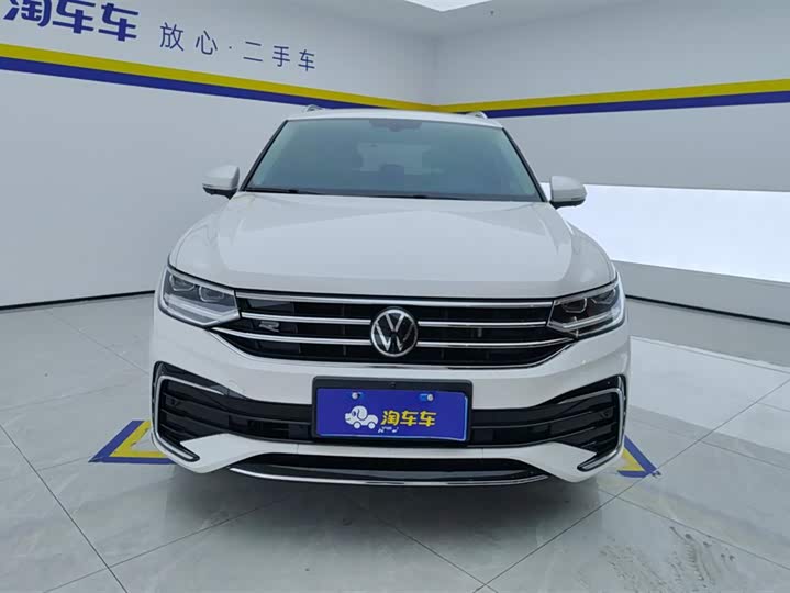 Фото 2 - Volkswagen Tiguan L Pro