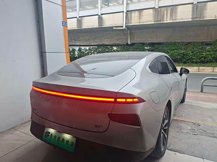 Фото 7 - XPeng P7