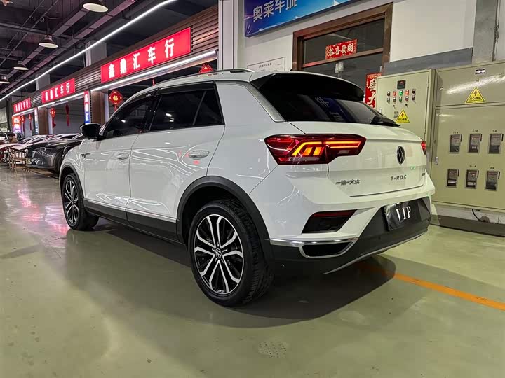 Фото 3 - Volkswagen T-Roc