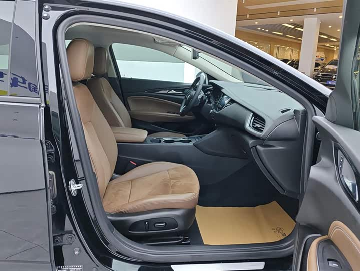 Фото 8 - Buick Regal