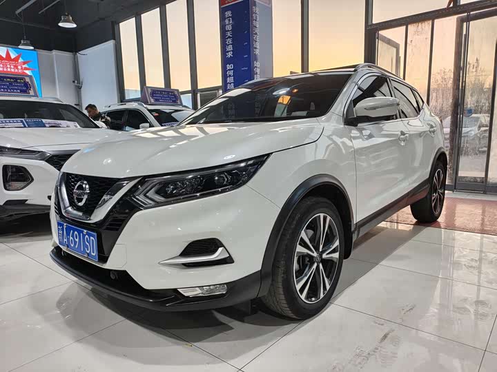 Фото 1 - Nissan Qashqai