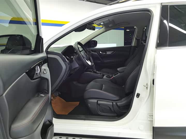 Фото 9 - Nissan Qashqai