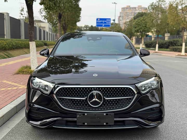 Photo 2 - Mercedes-Benz E-Class