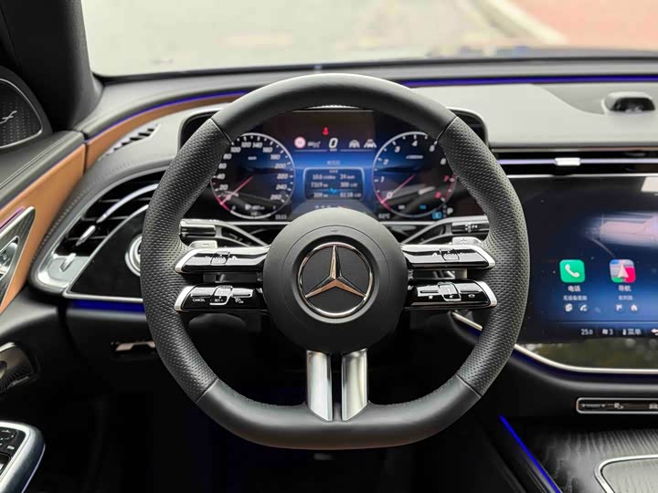 Photo 3 - Mercedes-Benz E-Class