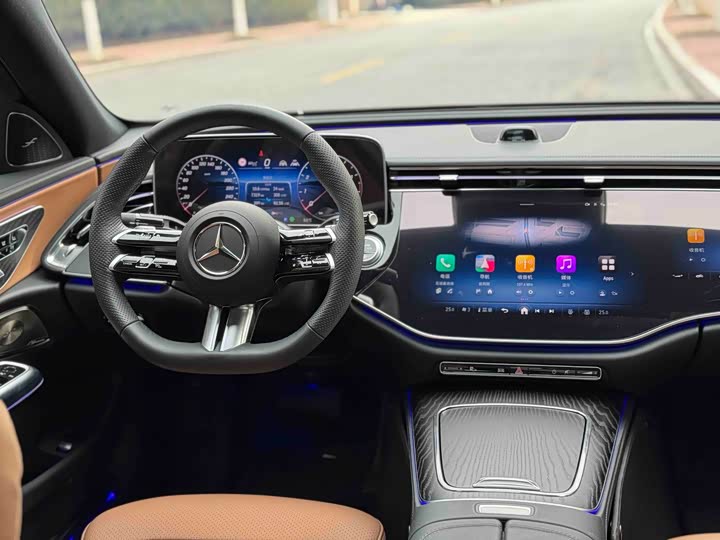 Photo 4 - Mercedes-Benz E-Class