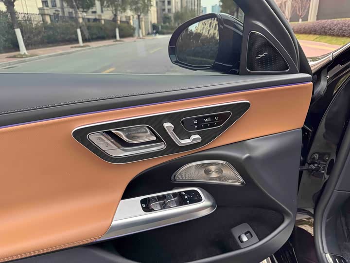 Photo 7 - Mercedes-Benz E-Class