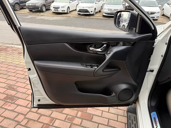 Фото 4 - Nissan Qashqai