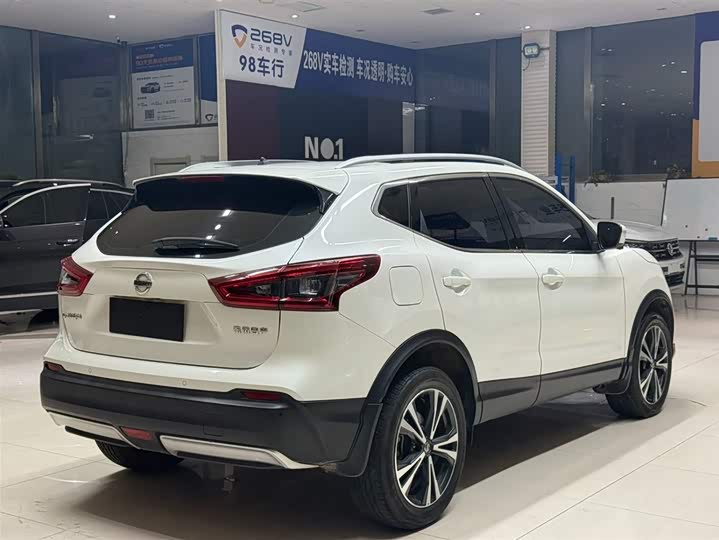 Фото 4 - Nissan Qashqai