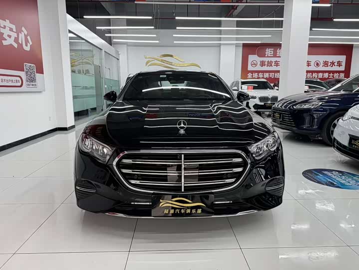 Фото 2 - Mercedes-Benz E-Class