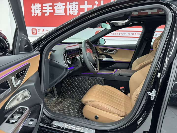 Фото 4 - Mercedes-Benz E-Class