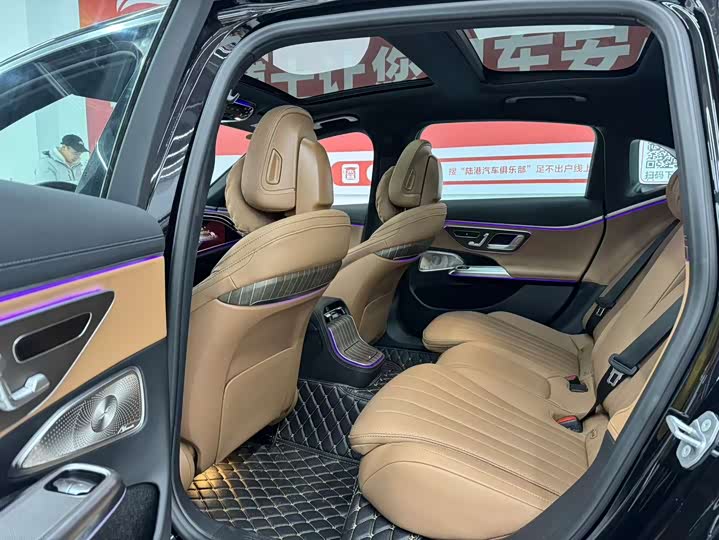 Фото 5 - Mercedes-Benz E-Class