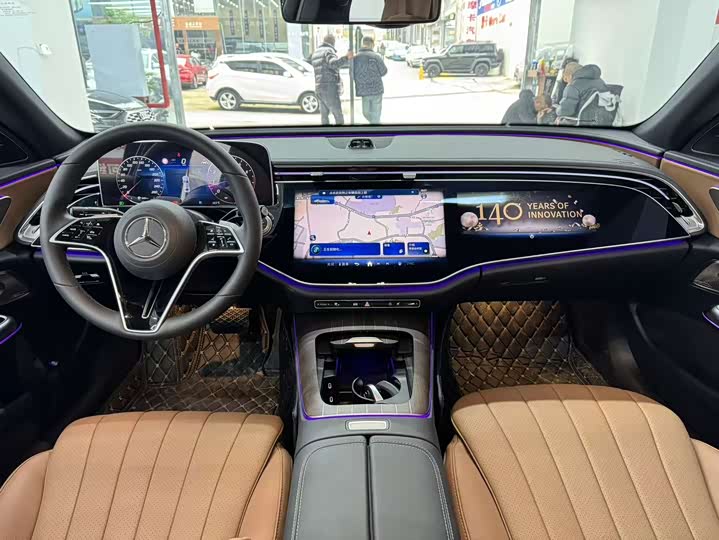 Фото 6 - Mercedes-Benz E-Class