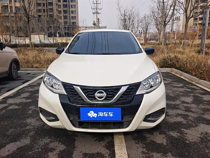 Фото 2 - Nissan Tiida