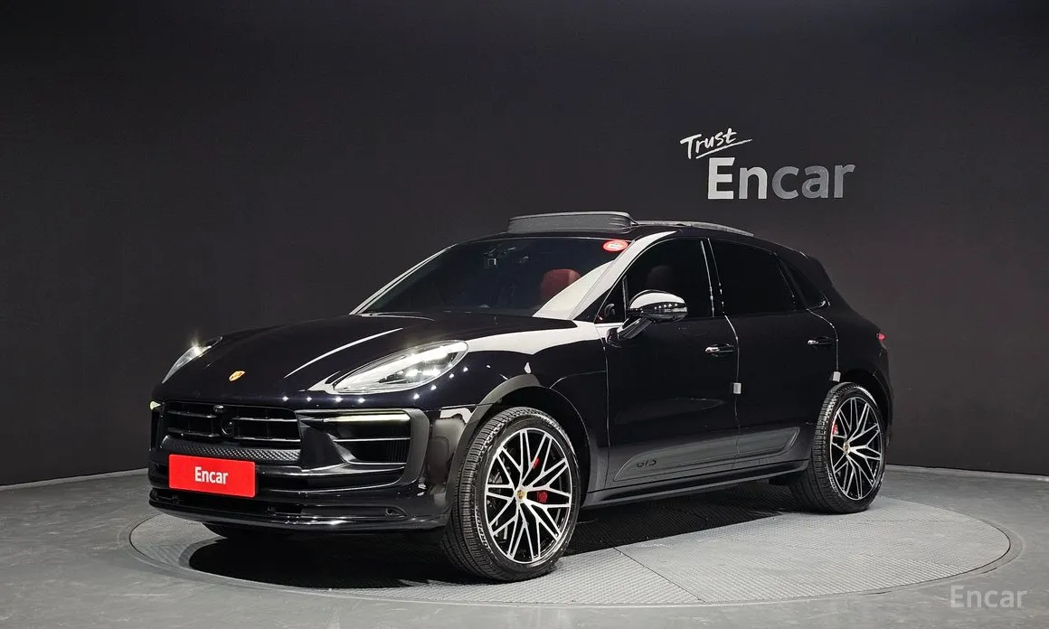 Фото 1 - Porsche Macan