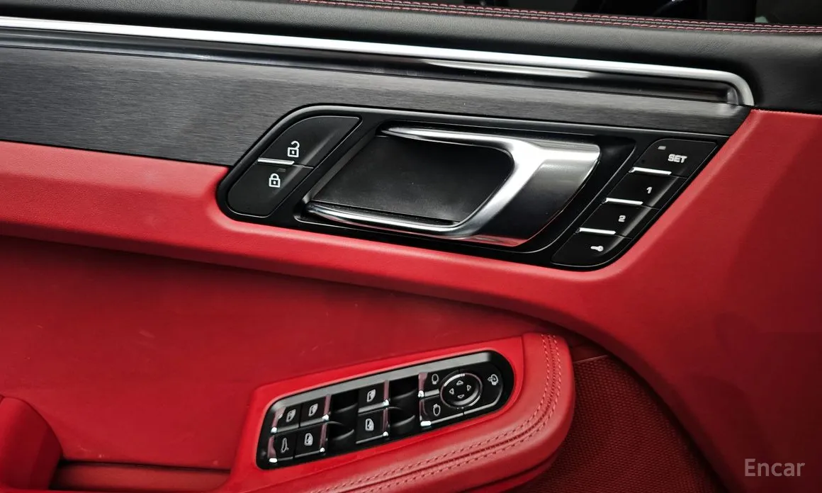 Фото 12 - Porsche Macan