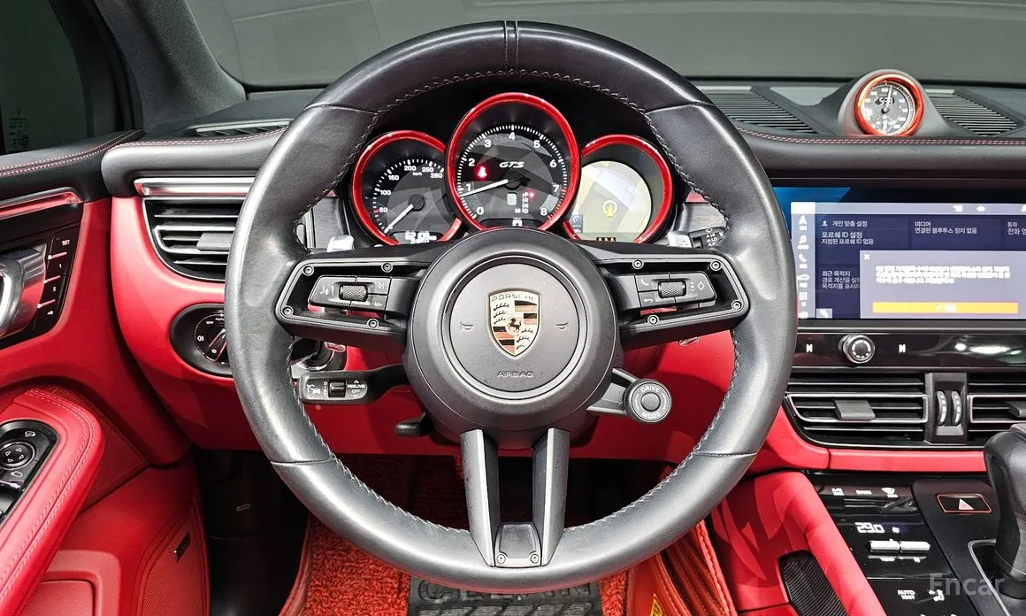 Фото 15 - Porsche Macan