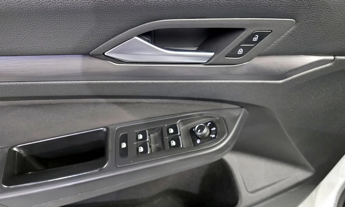 Фото 14 - Volkswagen Golf