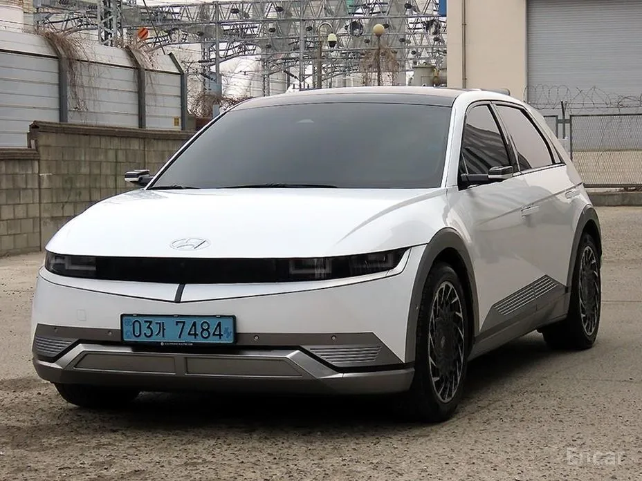 Фото 2 - Hyundai Ioniq 5