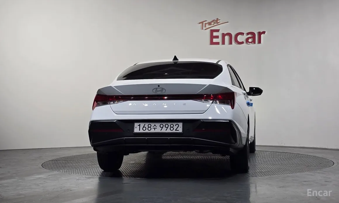 Фото 4 - Hyundai Avante