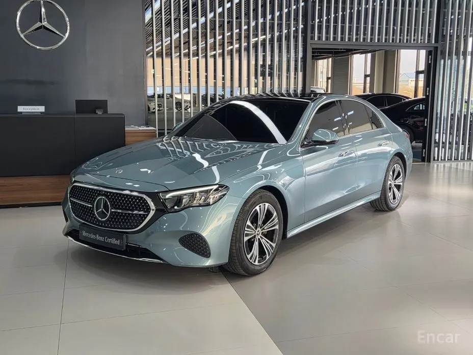 Фото 1 - Mercedes-Benz E-Class