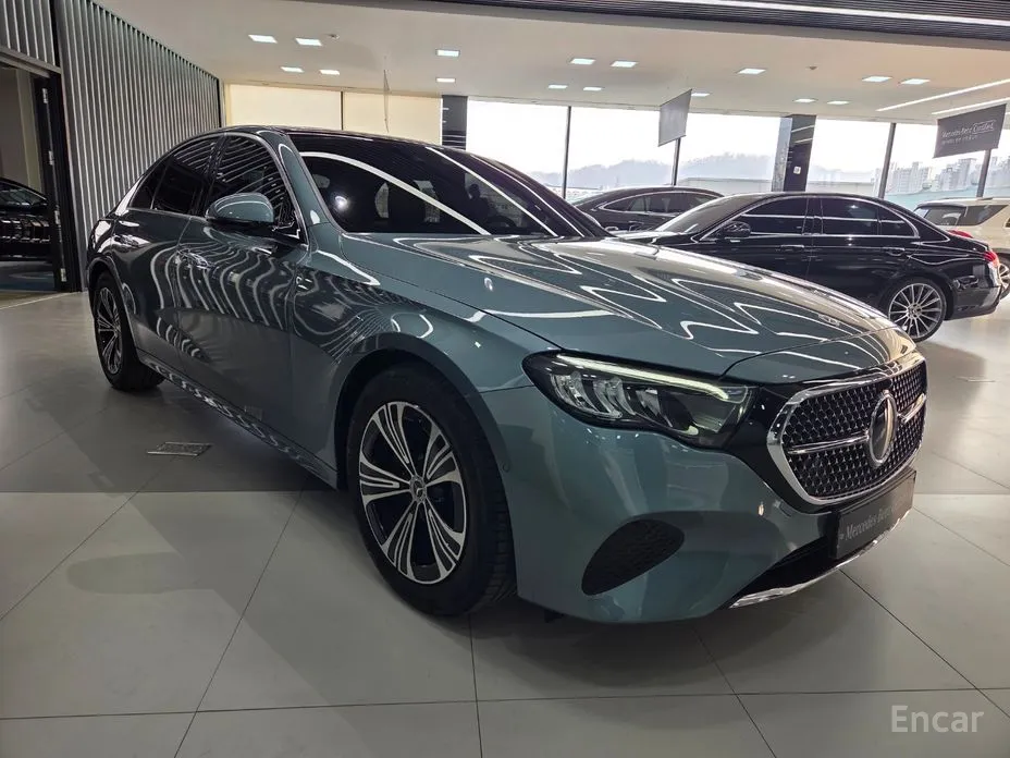 Фото 18 - Mercedes-Benz E-Class